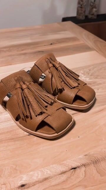 Video de SOLEMNIA SHOES