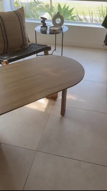 Video de MESA RATONA CLOE - MESA BAJA OVALADA