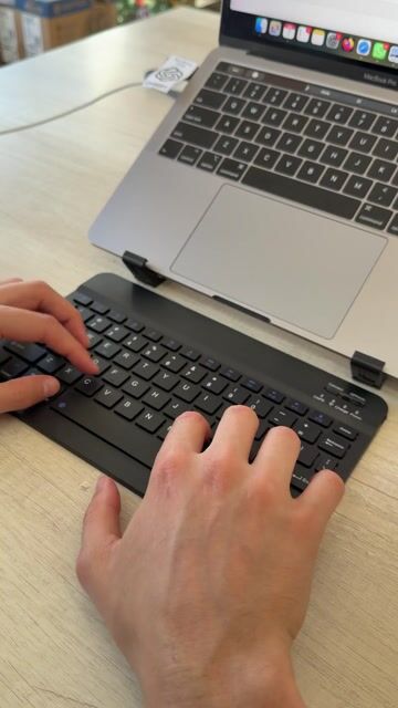 Video de SAME DAY - Miniteclado Carrello Nuvio - Teclado Portátil Slim Bluetooth Negro Inglés Us