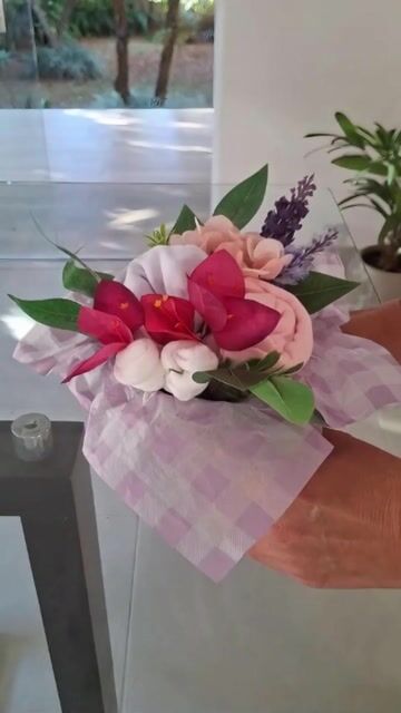 Vídeo de Bouquet de Roupinhas Lavanda