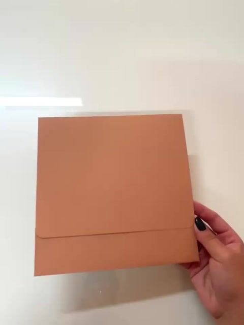 Vídeo de Envelope Modelo Aba Reta Quadrado - 19,5x19,5cm
