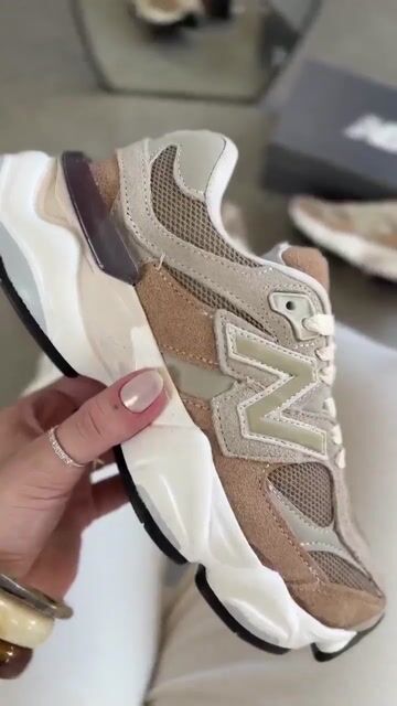 Video de New Balance 9060 - Premium