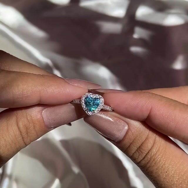 Video de Anel Celina · Prata 925 · Coração Azul 1ct · Solitário · Halo