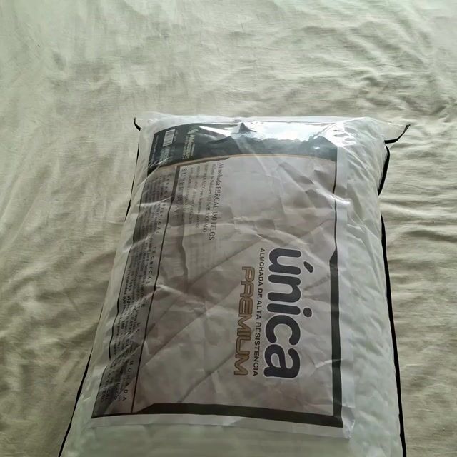 Video de ALMOHADA ALDEANA UNICA VELLON SILICONDO TELA PERCAL 180 HILOS 100 % ALGODON