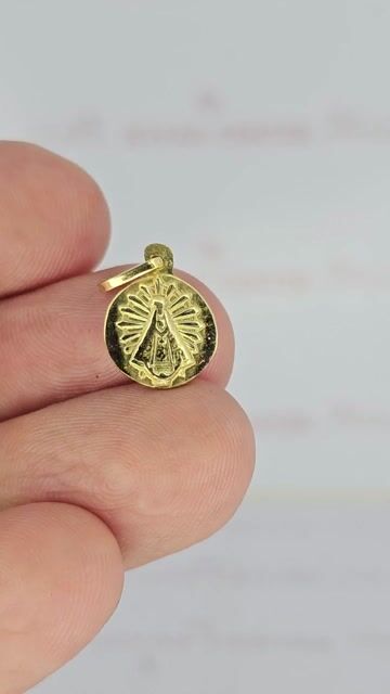 Video de Dije Oro 18k Virgen De Lujan En Relieve 11mm 1.3 Gramo C2175