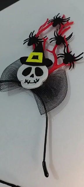 Video de Vincha de Halloween con luces, calaveras y arañas