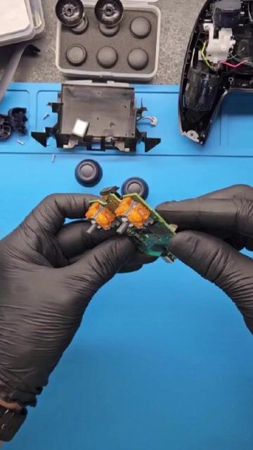 Vídeo de Controle PS5 DualSense Anti Drift Hall Effect TMR – Analógico Magnético – Fan Games RJ