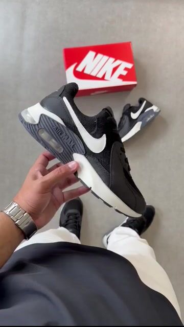 Video de Nike Air Max Excee Premium
