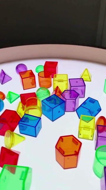 Video de Formas geométricas translúcidas 3D