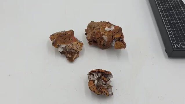 Video de 3 Piezas Hemimorfita Cristalizada en Matriz | Geodas 750 g