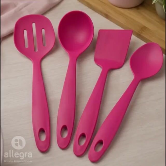 Video de Kit 4 Utensílios de Cozinha 30cm Preto Talher Espátula Concha Colher Escumadeira Completo Para Mesa Posta