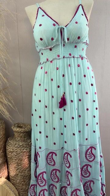 Video de Vestido Longo Boho Bordado em Paetês Cod:256