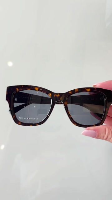 Vídeo de Tommy Hilfiger TH 2156/S - 086 IR 52