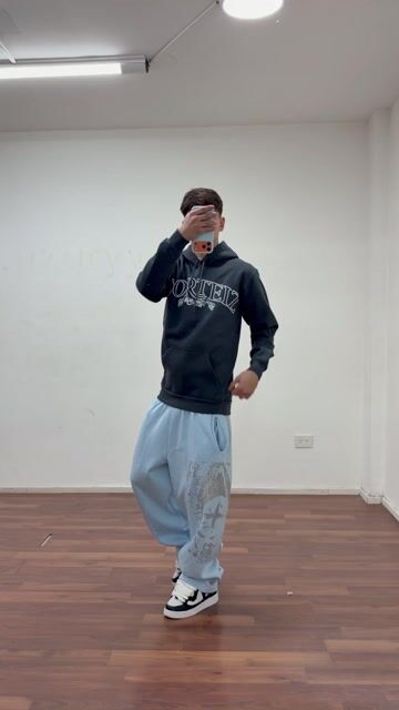 Video de Buzo Cort. Drip Gris Bizon