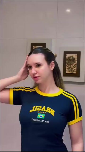 Vídeo de Camisa Brasil Bordada BabyLook Feminina