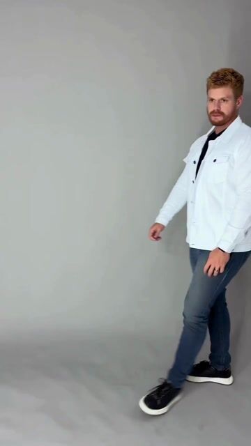 Vídeo de Jaqueta Jeans Masculina Branca Moda Premium
