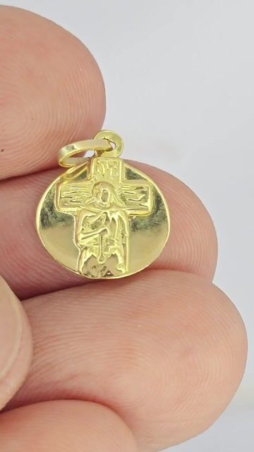 Video de Dije Oro 18k Medalla Gauchito Antonio Gil 12 Mm Rbt - C2393