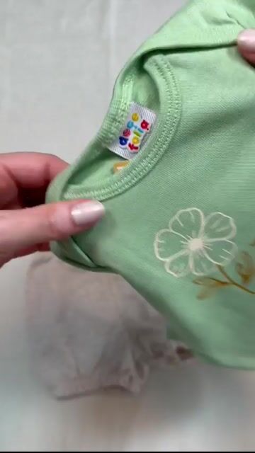 Video de Conjunto Bebê Menina Body Verde Jardim e Shorts com Babados
