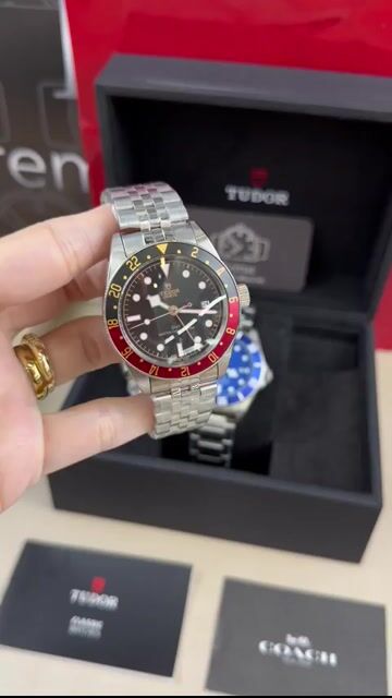 Video de Tudor Black Bay GMT COCA-COLA 41mm - AÇO/MOSTRADOR PRETO