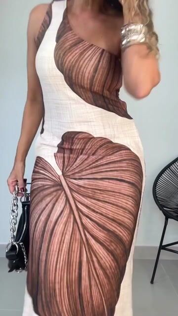 Vídeo de Vestido Longo Nula Manga Anita Marrom Folhas