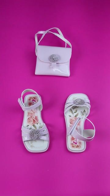 Video de Rasteirinha Infantil Com Bolsa Menina Flor Kit Sandália Leve Rosa