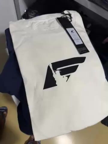 Video de combo 2 camisetas Ellus por 69,99