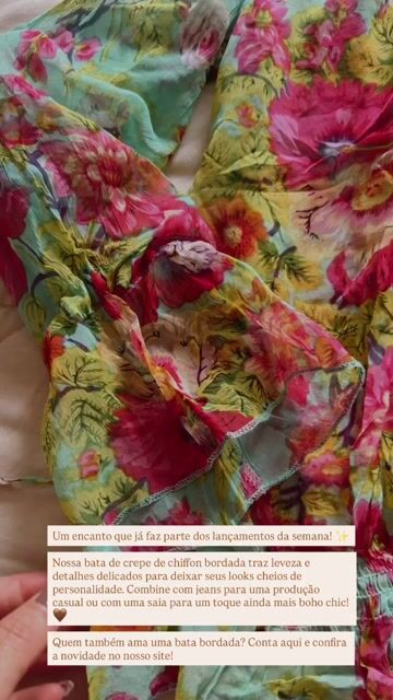 Video de Bata Floral em Crepe de Chiffon com Bordados
