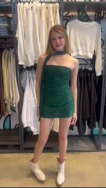 Video de VESTIDO STRAPPLES CORTO GLITTER