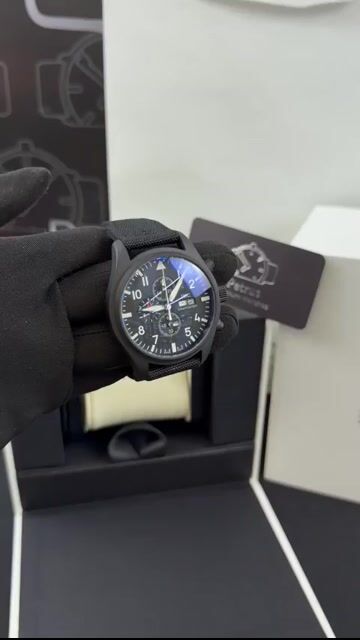 Video de IWC Pilot Chronograph 41mm - Aço black/Mostrador Preto - Nylon