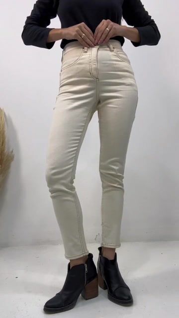 Video de Jean Mom Crudo by Eccomi Cua
