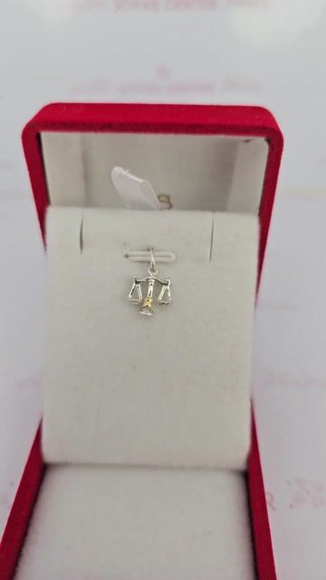 Video de Dije Plata Y Oro Balanza De La Justicia 10x16 Mm C2015