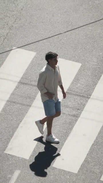 Video de SER BASICS | Ropa de hombre básica y de calidad