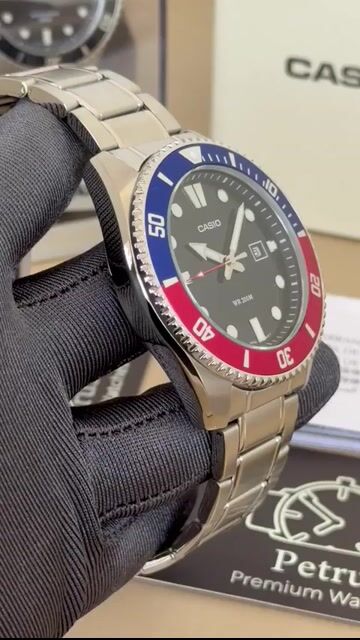 Video de Casio Duro PEPSI MDV-107D-1A2 44mm - AÇO/MOSTRADOR PRETO