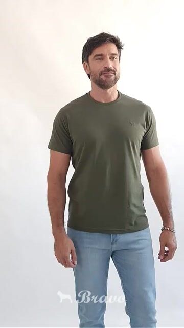 Video de Remera básica Verde Militar