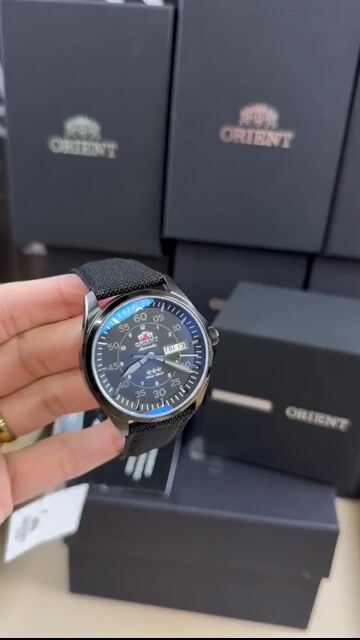 Video de Orient Masculino Sport Air Flieger Automático 3 Estrelas YN6YN009P2PX 39mm - Aço/Mostrador Preto - Couro