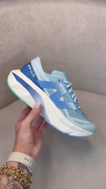Video de New Balance Fuelcell Supercomp Elite V4