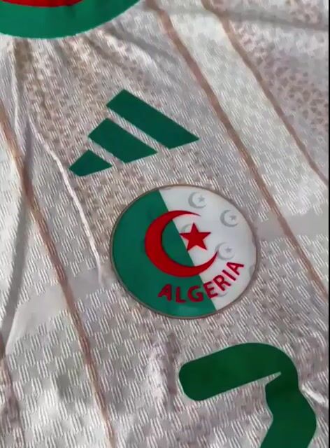 Video de CAMISETA ARGELIA 2026/27 TITULAR MAHREZ 7 - TELA JUGADOR