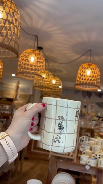 Video de TAZON TAZA WOODY 650 ml - DISNEY