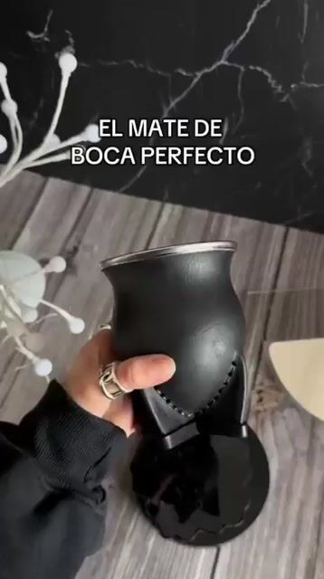 Video de MATE CAMIONERO INTERIOR DE ACERO INOXIDABLE + VIROLA GRABADA PERSONALIZADA + BOMBILLA FULL GRABADA