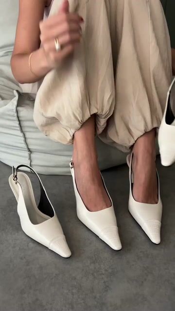 Vídeo de Slingback Amora Off White Detalhe em Croco