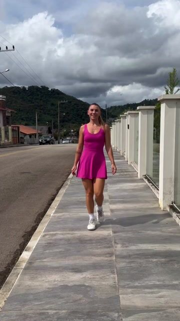 Vídeo de Vestido Catarina Magenta