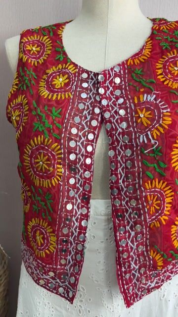 Video de Colete Boho Bordado com Espelhos – Cod:01