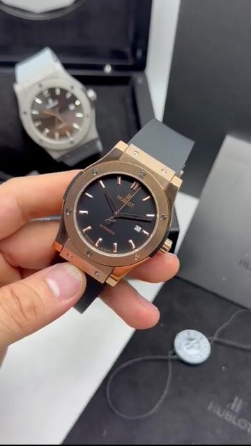 Video de Hublot Classic Fusion 45mm - AÇO ROSE/MOSTRADOR PRETO - SILICONE
