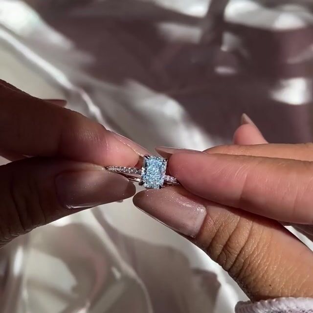 Video de Anel Céu · Prata 925 · Azul 2ct · Solitário · Aro Cravejado