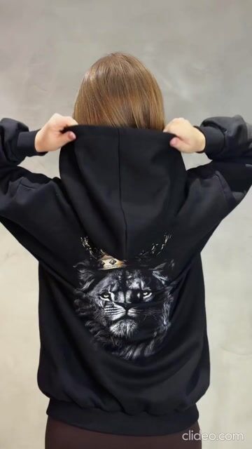 Vídeo de Moletom Oversized Streetwear Leão da Tribo Crowned Cristã