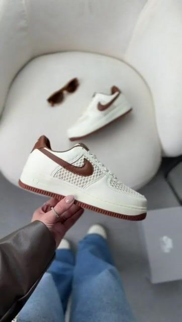 Video de Tênis Nike Air Force Luxo White /Castanho