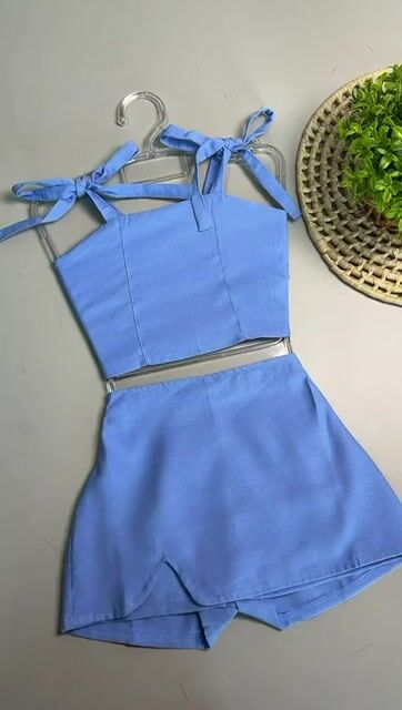 Vídeo de Roupa Feminina Infantil Cropped Alças de Amarrar e Short Saia Mini Diva Blogueirinha