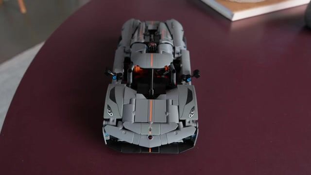 Vídeo de LEGO Technic Koenigsegg Jesko Absolut Cinza 42173 801 Peças