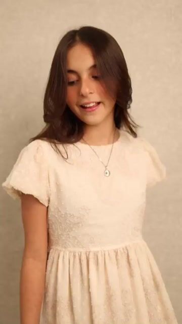 Video de Vestido em Chiffon Pérola 8927
