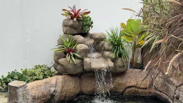 Video de Cascatas para piscinas de Pedras Artificiais - Pequena